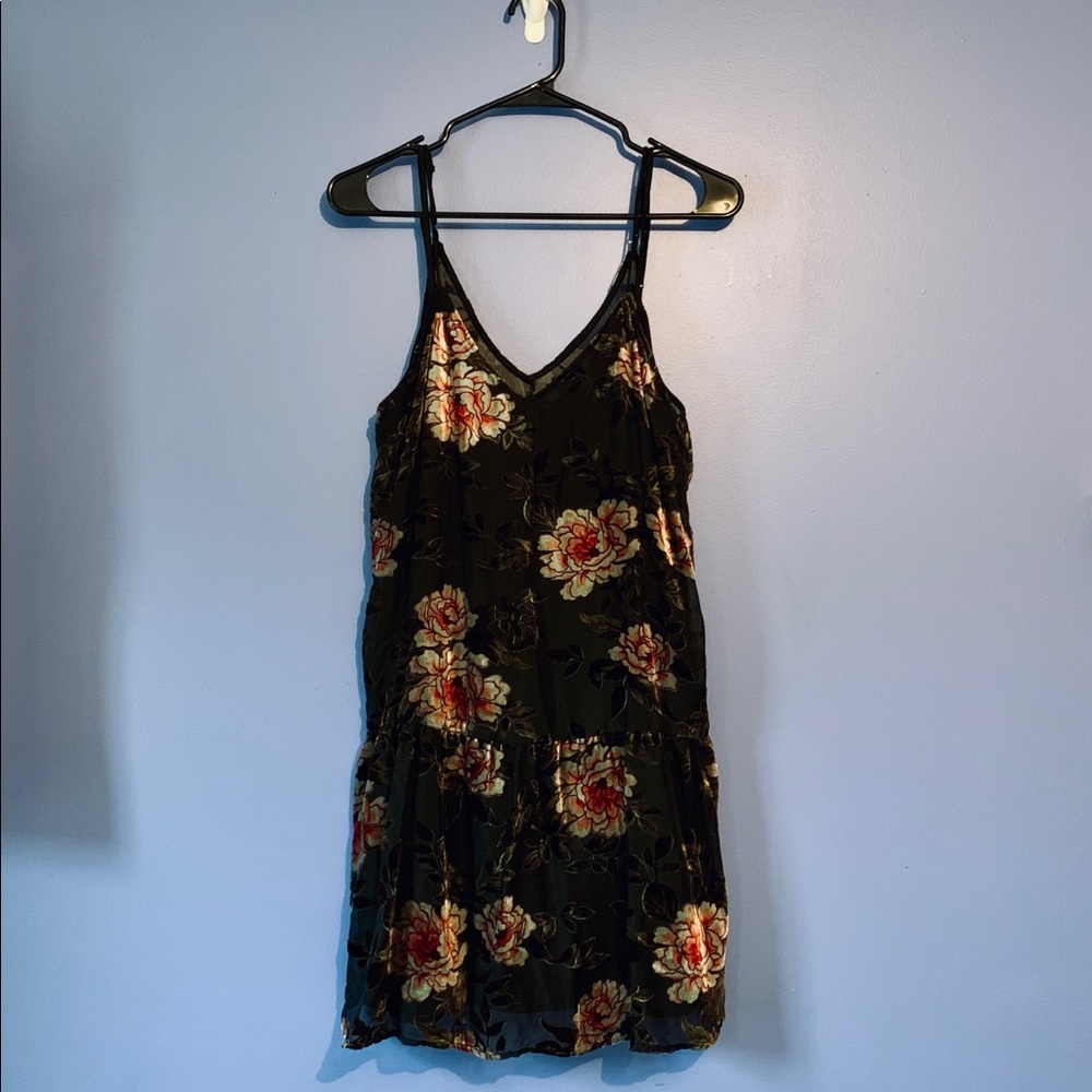 Floral print velvet dress